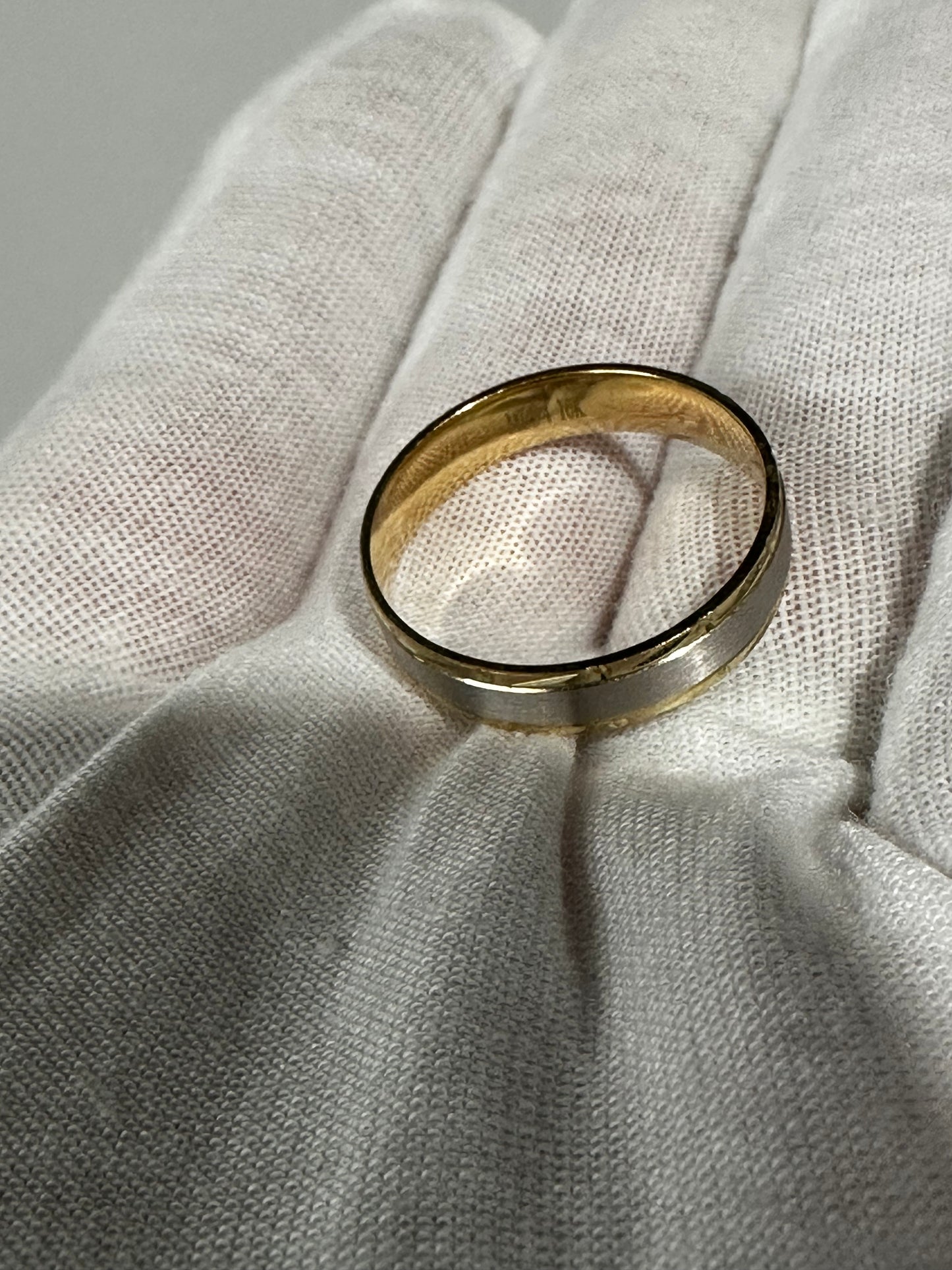 10K White/Yellow Gold Ring Size 10