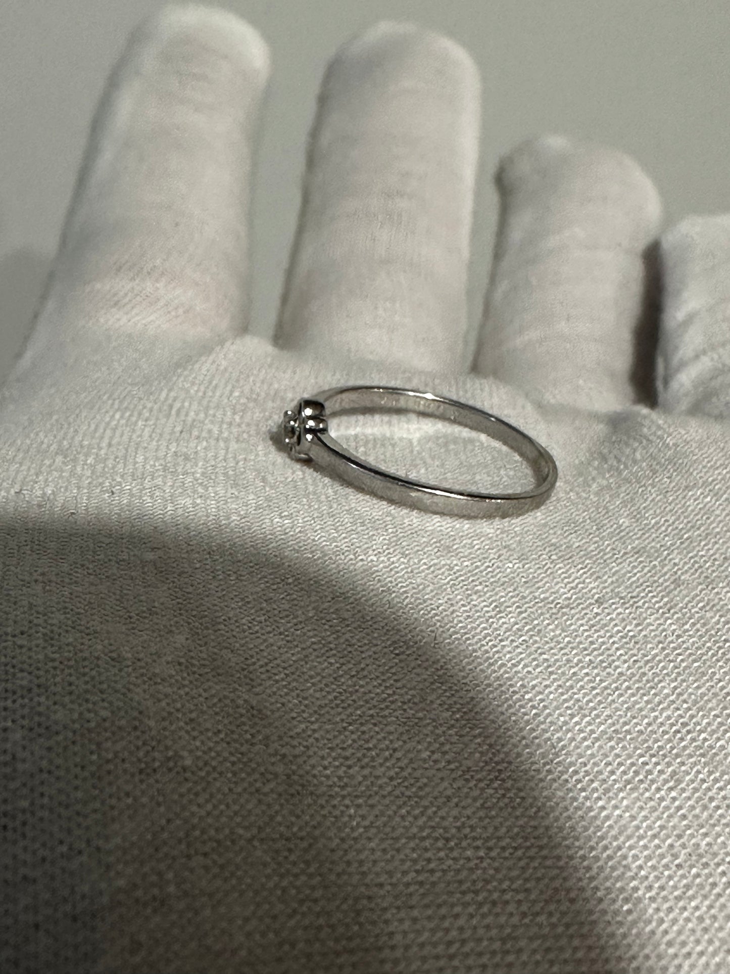 10K White Gold Diamond Ring Size 6.75
