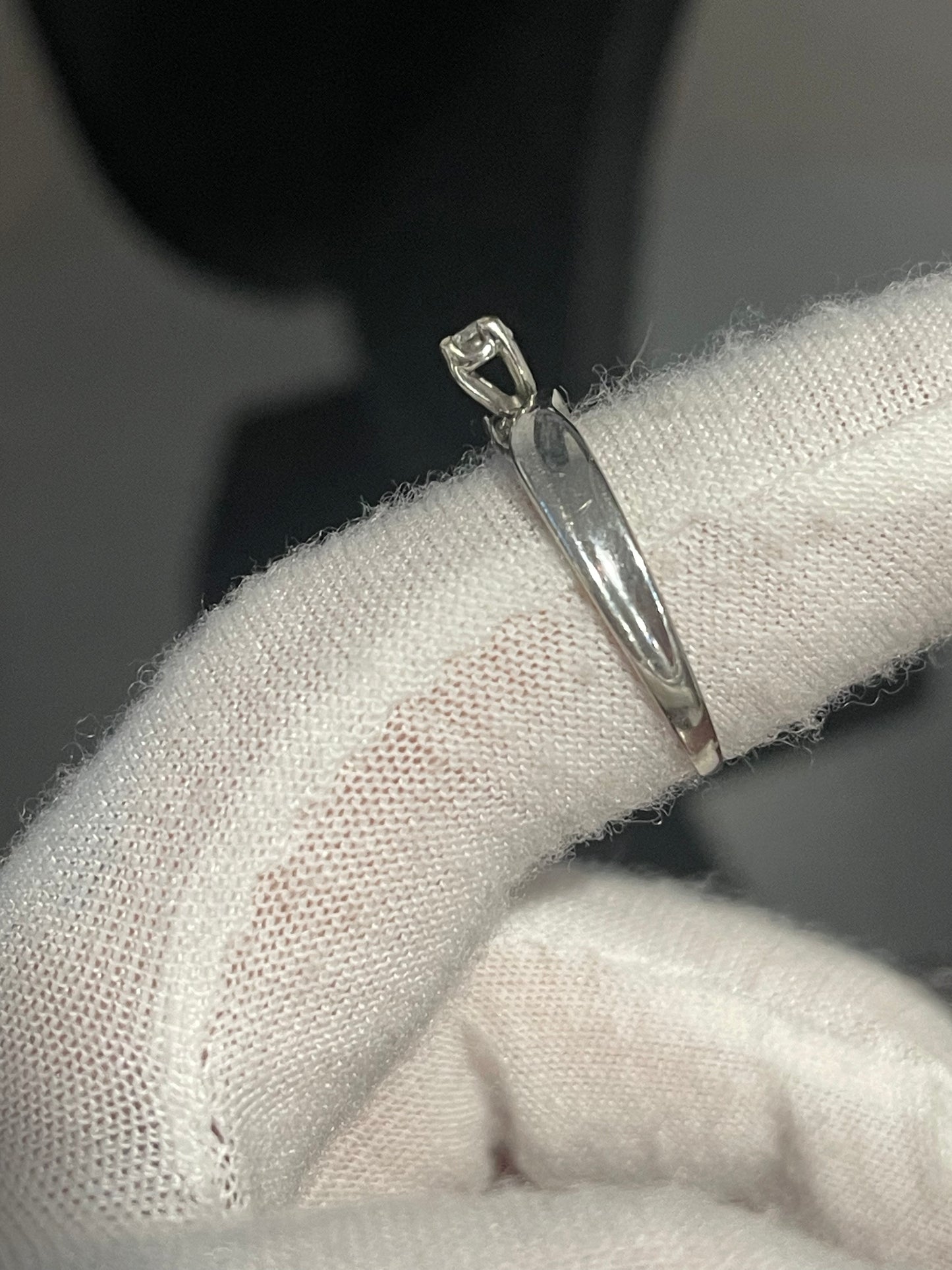 10K White Gold Diamond Ring