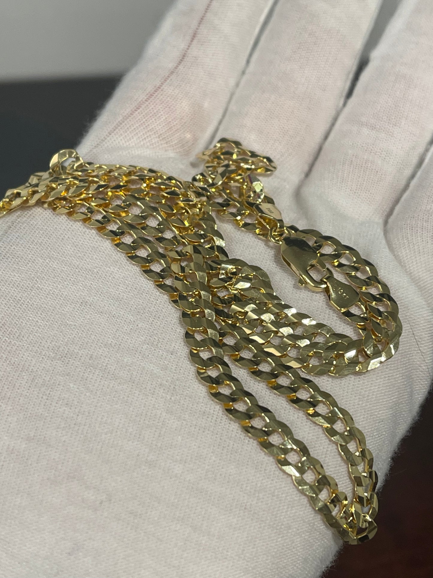 10K Solid Curb Chain 22”