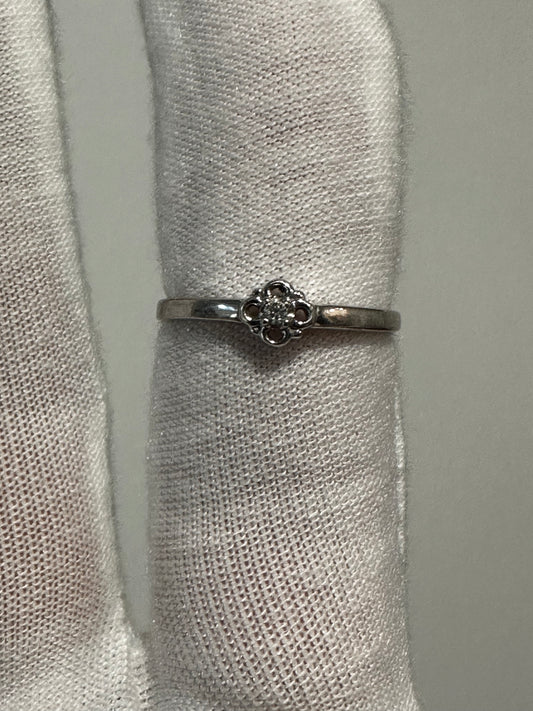 10K White Gold Diamond Ring Size 6.75