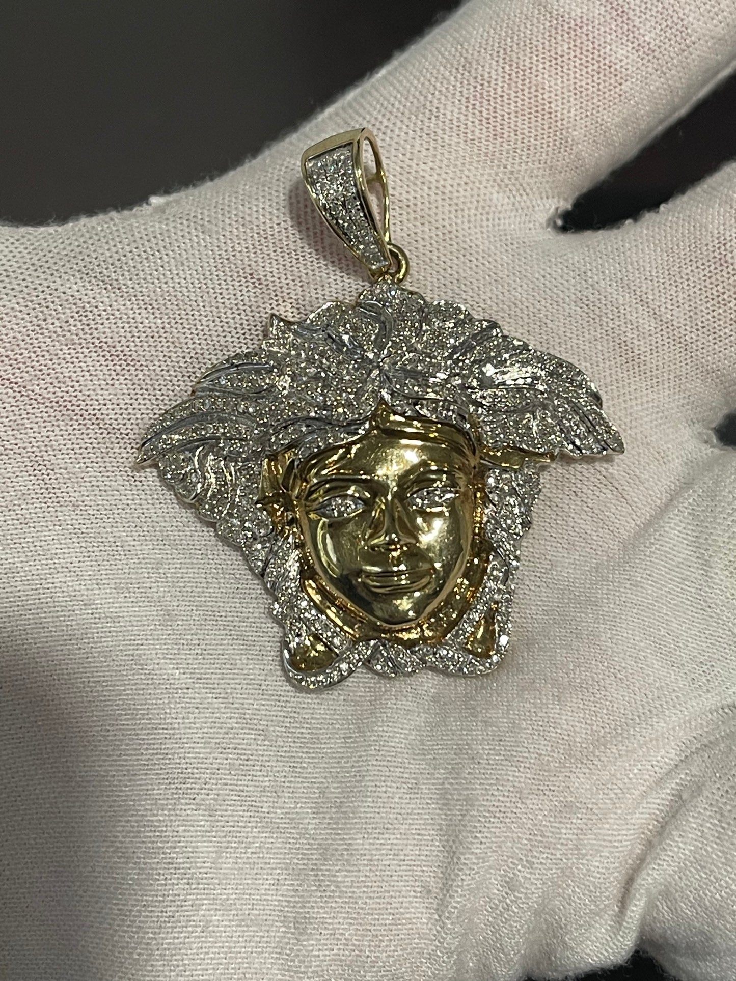 10K Natural Diamond Medusa Pendant